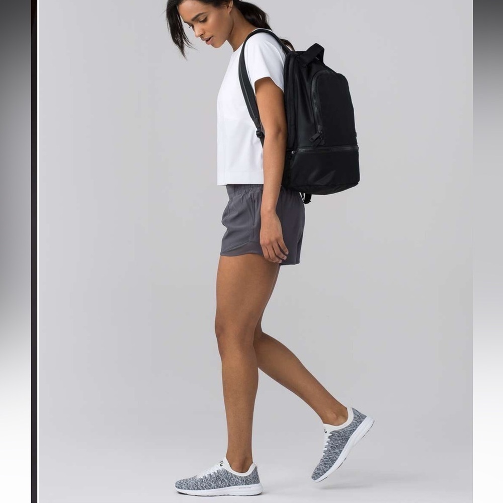 Lululemon Hotty Hot Short II lined 4”Dark Carbon back to school lightweight